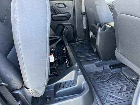 Used 2023 Chevrolet Colorado Trail Boss w/ Technology Package AWD/4WD image 19