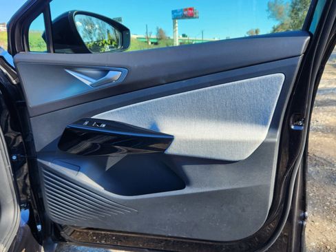 Used 2024 Volkswagen ID.4 Pro image 21