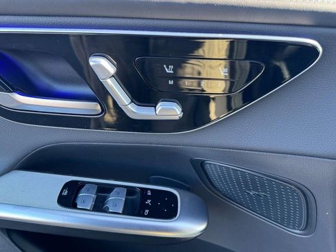 Used 2024 Mercedes-Benz GLC 300 4MATIC image 16