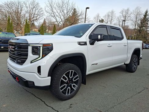Used 2023 GMC Sierra 1500 AT4 w/ AT4 Preferred Package image 3