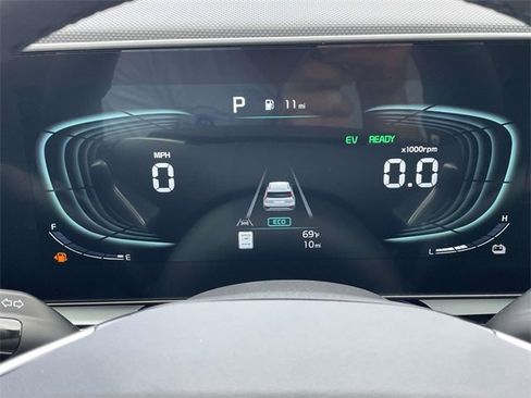 New 2025 Kia Niro SX image 28