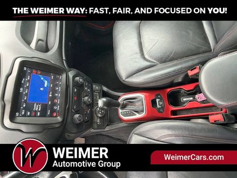 Used 2019 Jeep Renegade Trailhawk AWD/4WD image 12