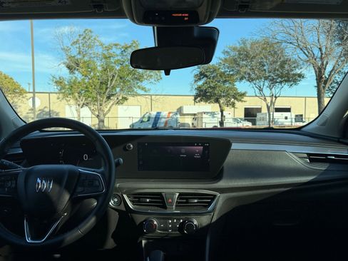 Used 2025 Buick Encore GX Preferred image 33