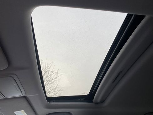 Used 2022 Honda CR-V Touring image 16