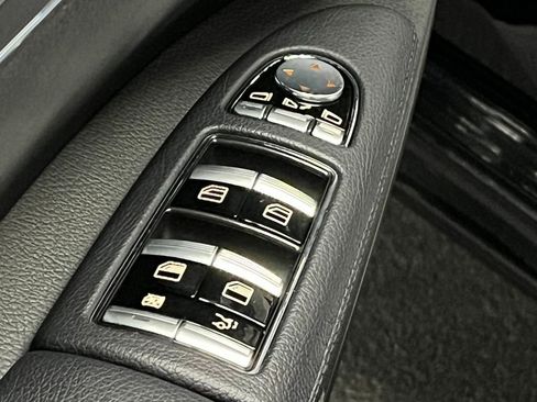 Used 2012 Mercedes-Benz S 550 4MATIC image 18