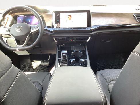 New 2026 Volkswagen Atlas SE FWD image 14