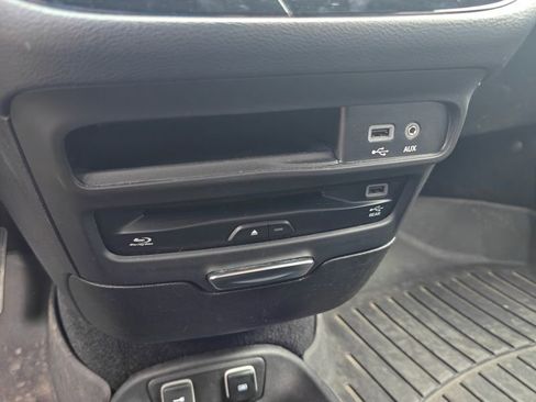 Used 2020 Chrysler Pacifica Touring-L Plus FWD image 17