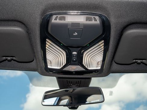 Used 2023 BMW X5 M50i w/ Climate Comfort Package image 24