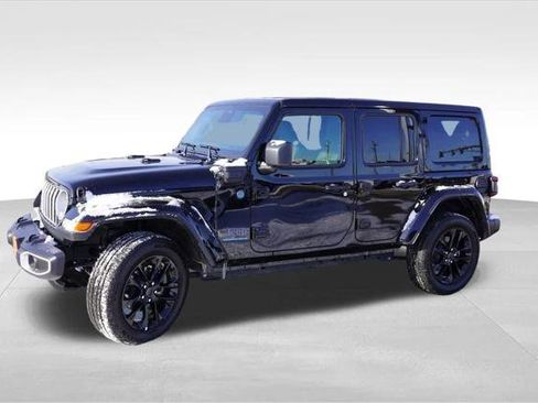 Certified 2025 Jeep Wrangler Unlimited Sahara w/ Safety Group AWD/4WD image 10