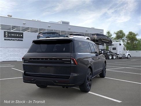 New 2026 Lincoln Navigator L Black Label AWD/4WD image 8