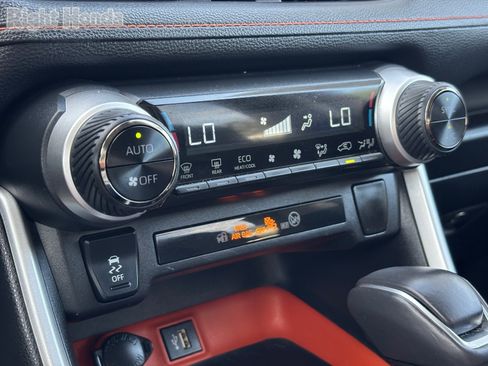 Used 2024 Toyota RAV4 Adventure image 29