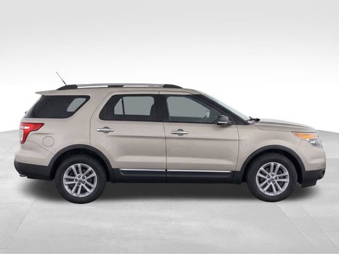 Used 2011 Ford Explorer XLT w/ 202A Rapid Spec Order Code FWD image 9