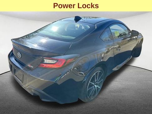 Used 2024 Toyota GR86 RWD image 10