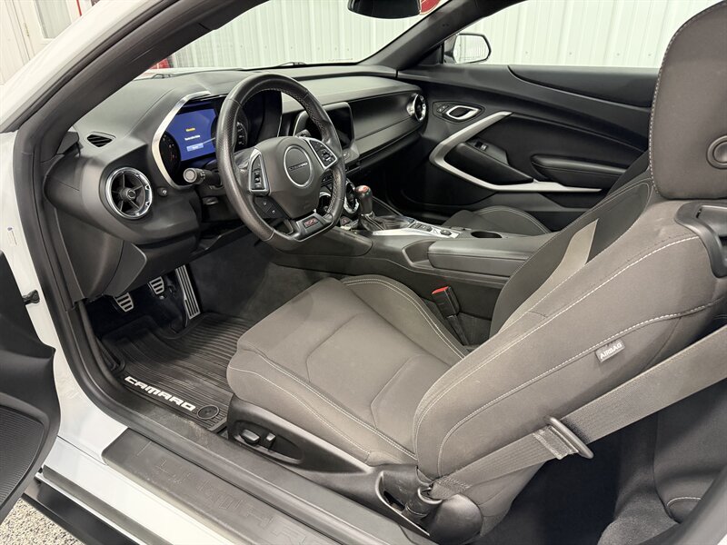 Used 2022 Chevrolet Camaro SS RWD image 6