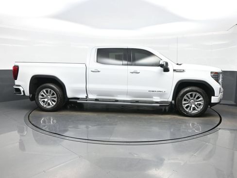Used 2023 GMC Sierra 1500 Denali w/ Technology Package AWD/4WD image 7