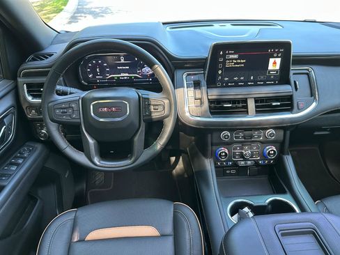 Used 2024 GMC Yukon AT4 w/ Technology Package AWD/4WD image 43