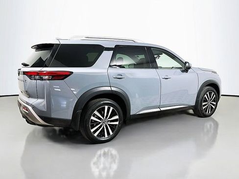 Used 2025 Nissan Pathfinder Platinum w/ Cargo Package AWD/4WD image 7