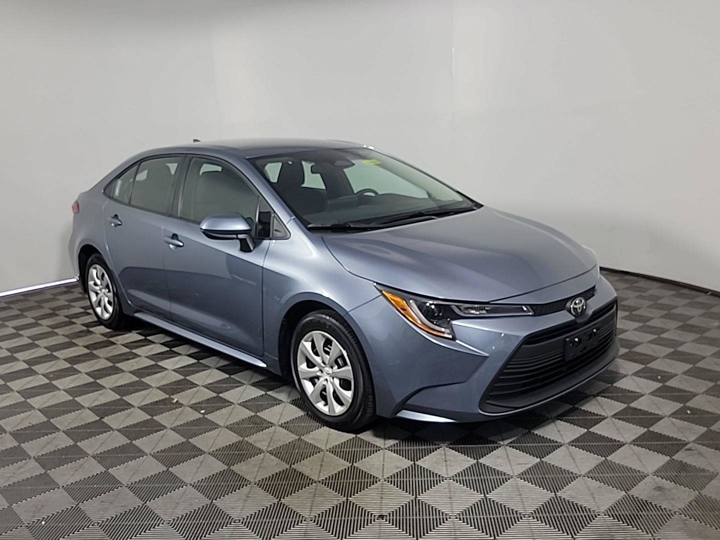 Used 2026 Toyota Corolla LE FWD image 1
