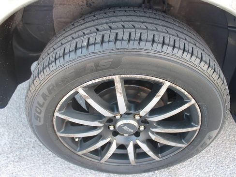 Used 2004 Chrysler PT Cruiser Limited FWD image 12