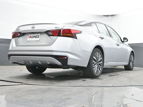 Used 2023 Nissan Altima 2.5 SV FWD image 51