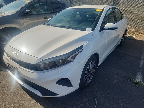 Certified 2023 Kia Forte LXS w/ LXS Technology Package FWD image 3