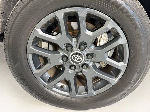 Used 2025 Toyota Tundra Platinum AWD/4WD image 30