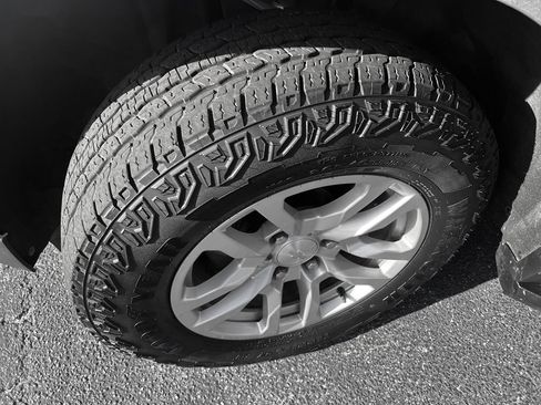 Used 2023 Chevrolet Tahoe LT AWD/4WD image 46