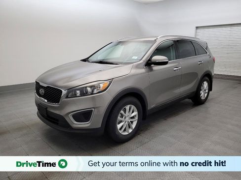 Used 2017 Kia Sorento LX w/ LX Convenience Package image 1