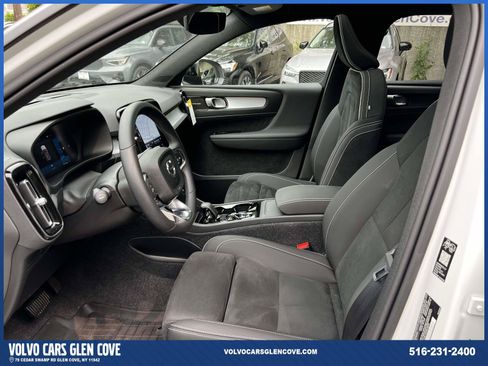 Used 2026 Volvo XC40 B5 Ultra w/ Climate Package AWD/4WD image 15