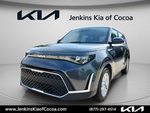 Used 2024 Kia Soul LX w/ Option Group 015 FWD image 11