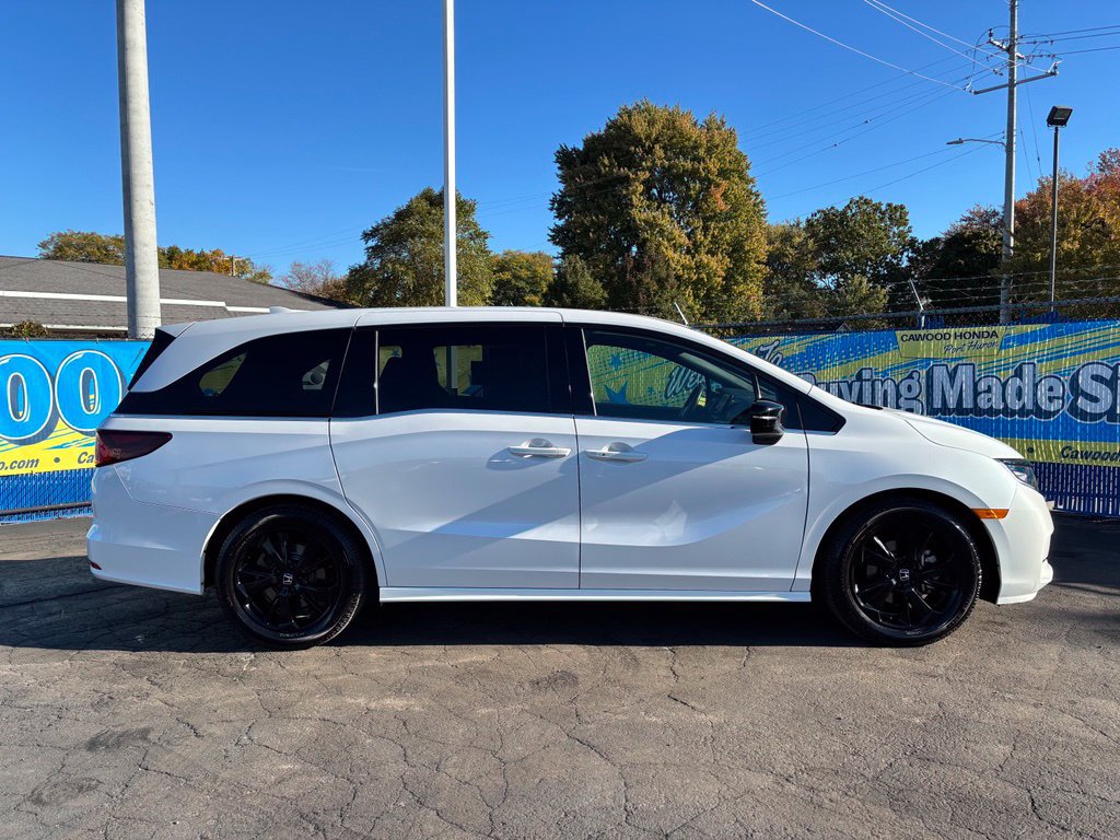Used 2023 Honda Odyssey Sport image 2