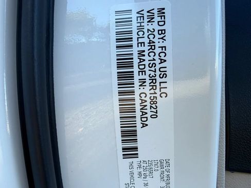 Used 2024 Chrysler Pacifica Limited FWD image 34