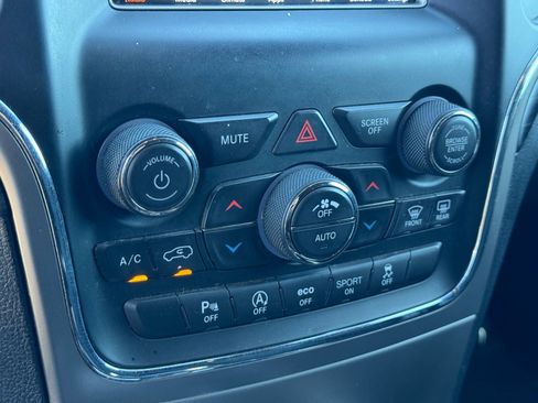 Used 2021 Jeep Grand Cherokee Laredo image 27