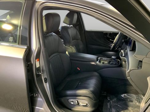 Used 2023 Lexus LS 500 AWD w/ Interior Upgrade Package image 8