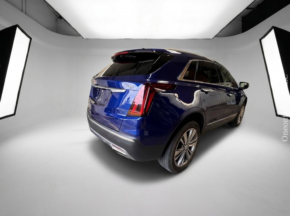 Used 2023 Cadillac XT5 Premium Luxury w/ Platinum Package AWD/4WD image 3