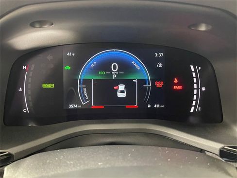 Used 2025 Toyota Camry SE image 5