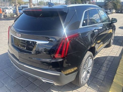 Certified 2025 Cadillac XT5 Premium Luxury FWD image 4