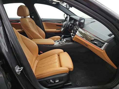 Used 2022 BMW 530i xDrive w/ Convenience Package image 12