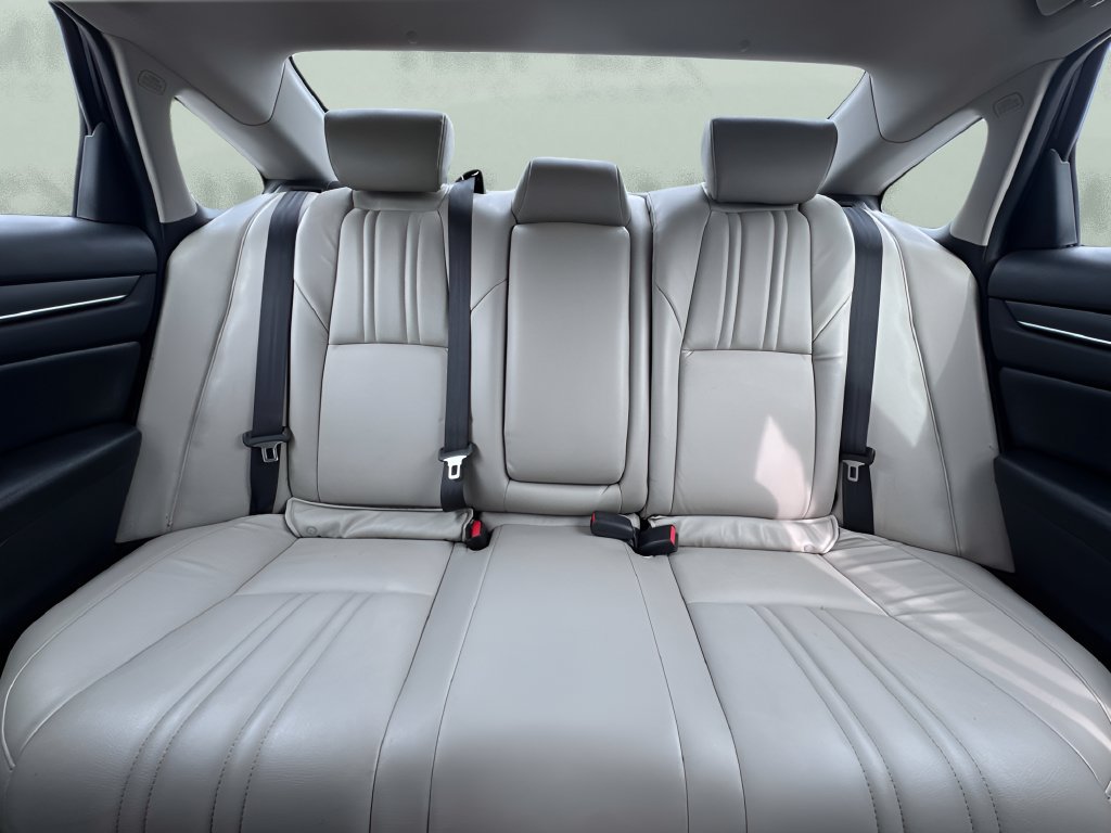 Used 2019 Honda Accord EX image 12