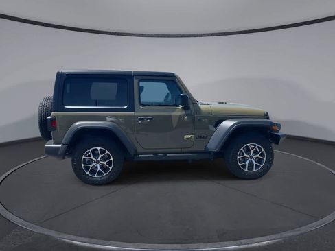 Used 2025 Jeep Wrangler Sport AWD/4WD image 2