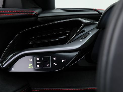 Certified 2025 Ferrari SF90 Spider AWD/4WD image 37