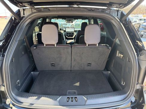 Certified 2025 Ford Explorer Platinum w/ Ultimate Package image 17