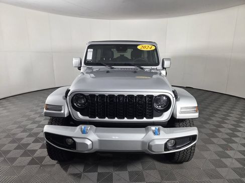 Used 2024 Jeep Wrangler High Altitude AWD/4WD image 24