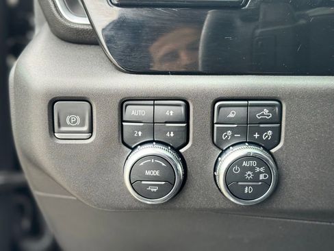 Used 2023 GMC Sierra 1500 SLT w/ SLT Premium Package AWD/4WD image 20