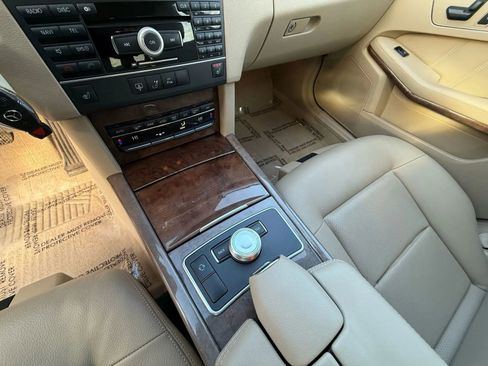 Used 2011 Mercedes-Benz E 350 E 350 4MATIC Sedan 4D image 21