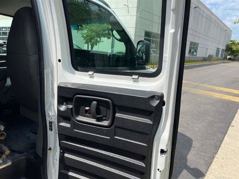 Used 2007 Chevrolet Express 3500 Extended RWD image 39