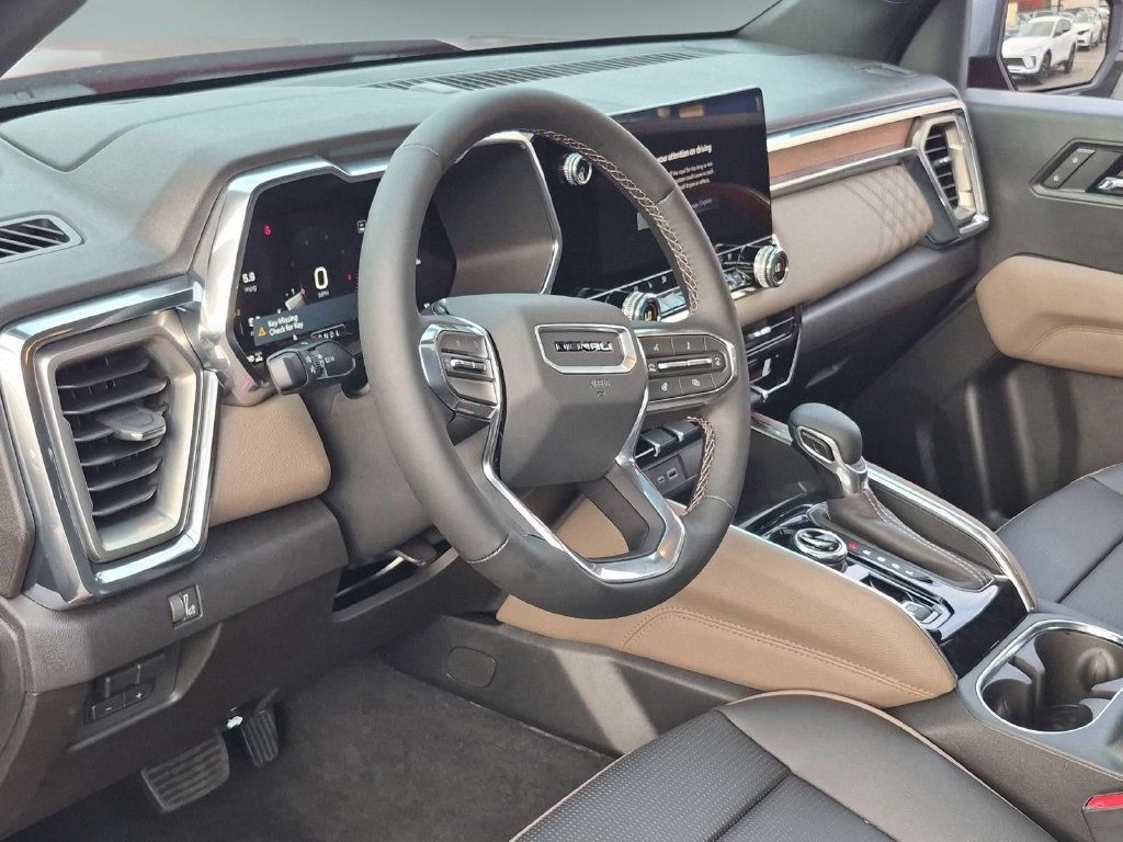 New 2026 GMC Canyon Denali AWD/4WD image 9