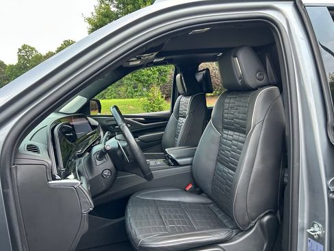 Used 2023 Cadillac Escalade V AWD/4WD image 39