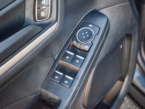 Used 2022 Ford Escape SE w/ Cold Weather Package image 18