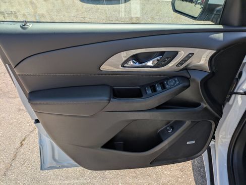 New 2023 Chevrolet Traverse Premier FWD image 10